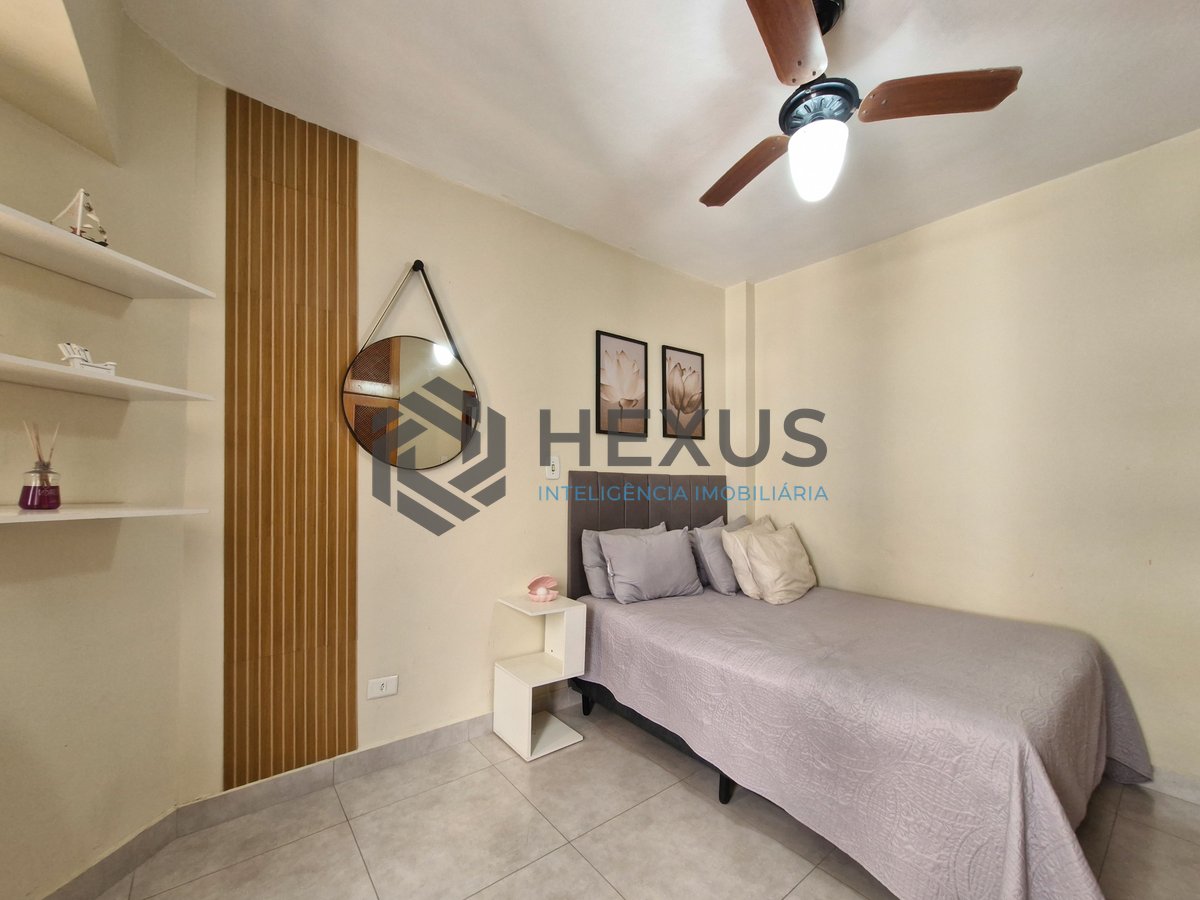 Foto 9 de Apartamento com varanda na quadra mar da praia nas Pitangueiras, Guarujá