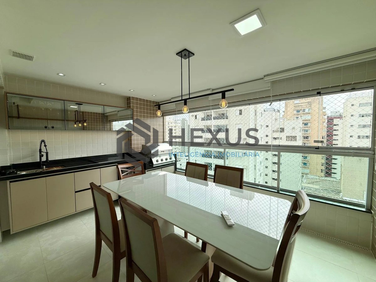 Foto 11 de Apartamento reformado com varanda gourmet e lazer a 100m da praia no Jardim Astúrias, Guarujá