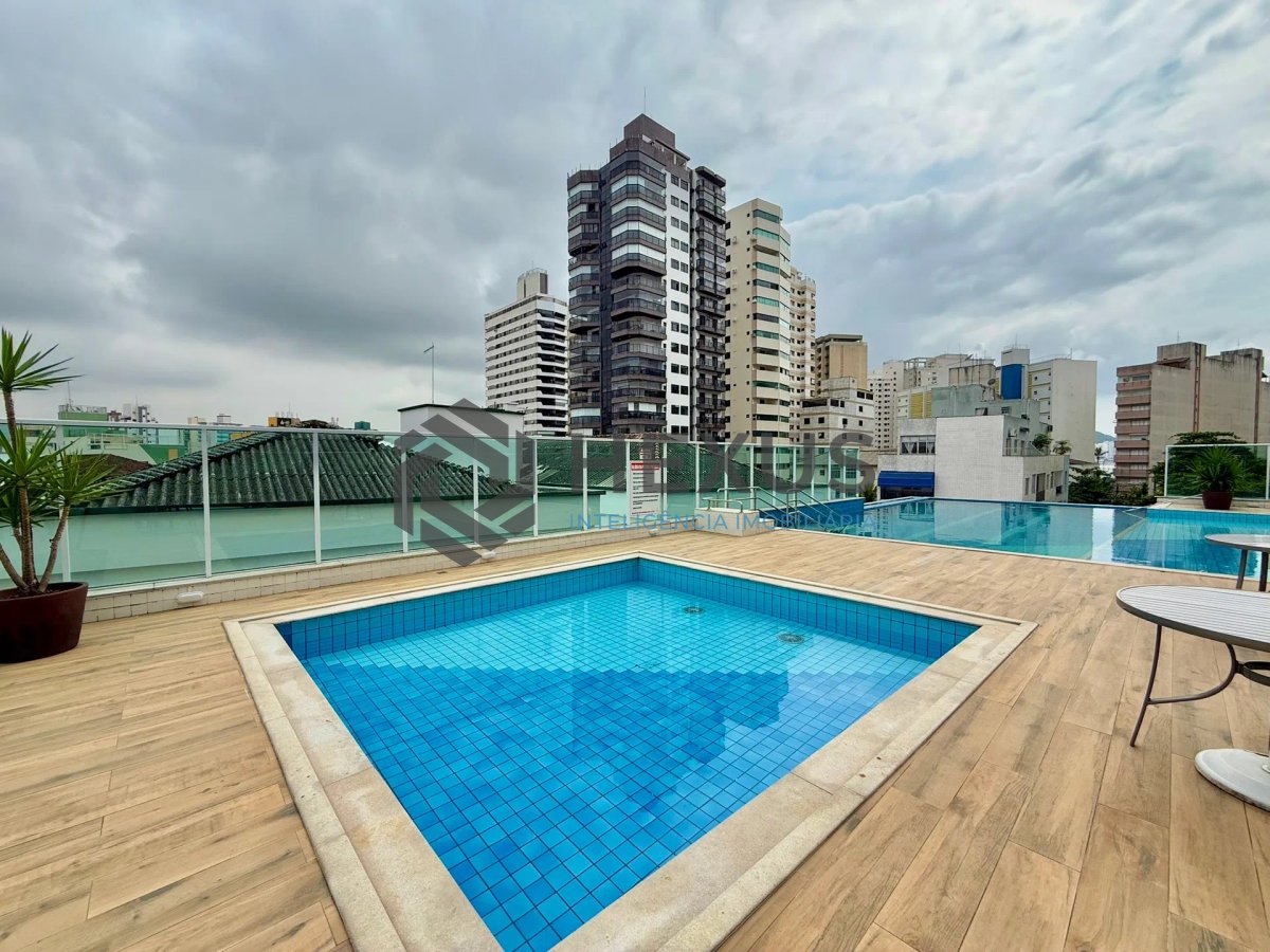 Foto 22 de Apartamento reformado com varanda gourmet e lazer a 100m da praia no Jardim Astúrias, Guarujá