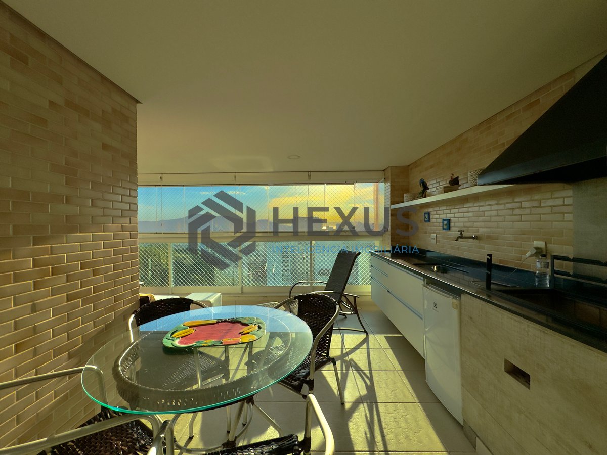 Foto 2 de Apartamento reformado frente mar com varanda gourmet vista mar e lazer no Jardim Astúrias, Guarujá