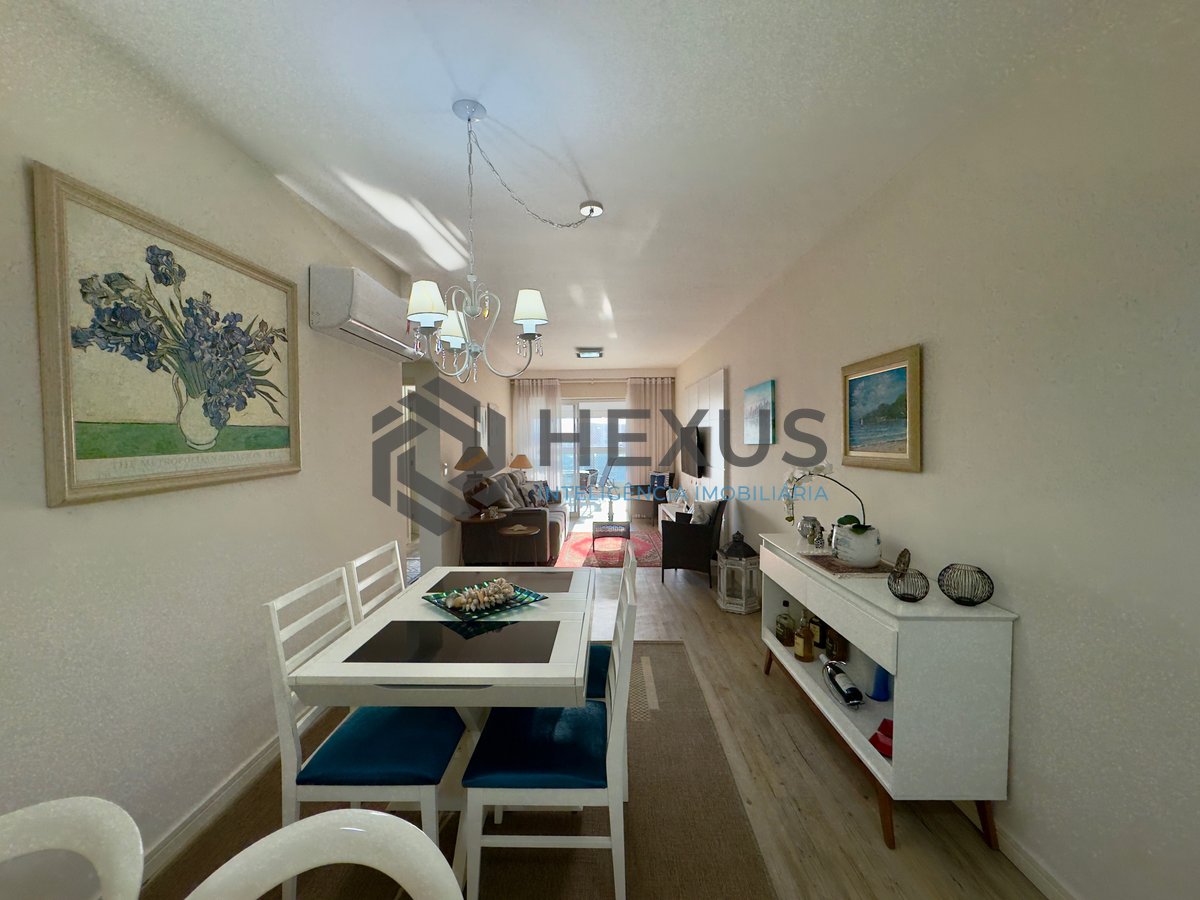 Foto 9 de Apartamento reformado frente mar com varanda gourmet vista mar e lazer no Jardim Astúrias, Guarujá