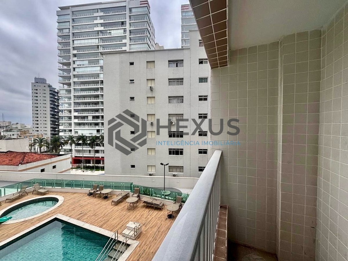 Foto 16 de Apartamento reformado com varanda gourmet vista mar com lazer a 1 quadra da praia no Jardim Astúrias à venda, Guarujá-SP.