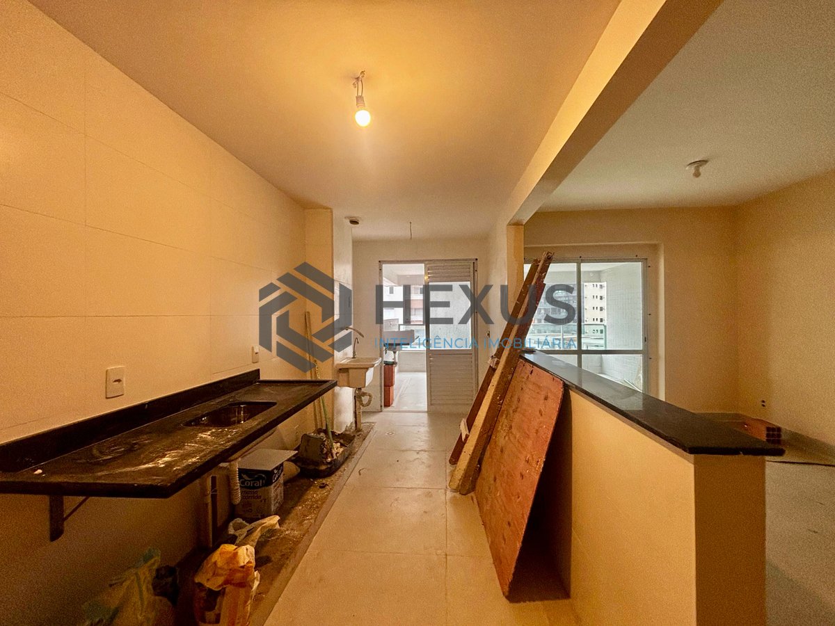 Foto 20 de Apartamento reformado com varanda gourmet vista mar com lazer a 1 quadra da praia no Jardim Astúrias à venda, Guarujá-SP.