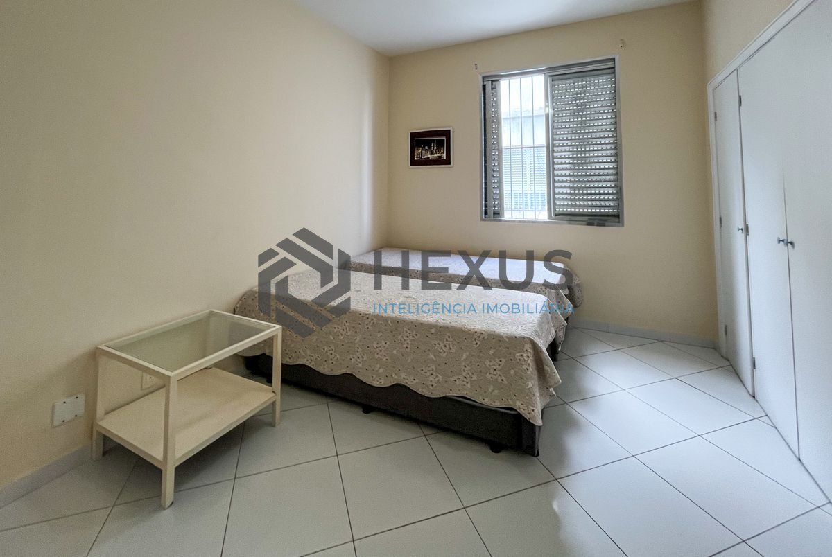 Foto 19 de Apartamento reformado frente mar com varanda vista mar nas Pitangueiras, Guarujá
