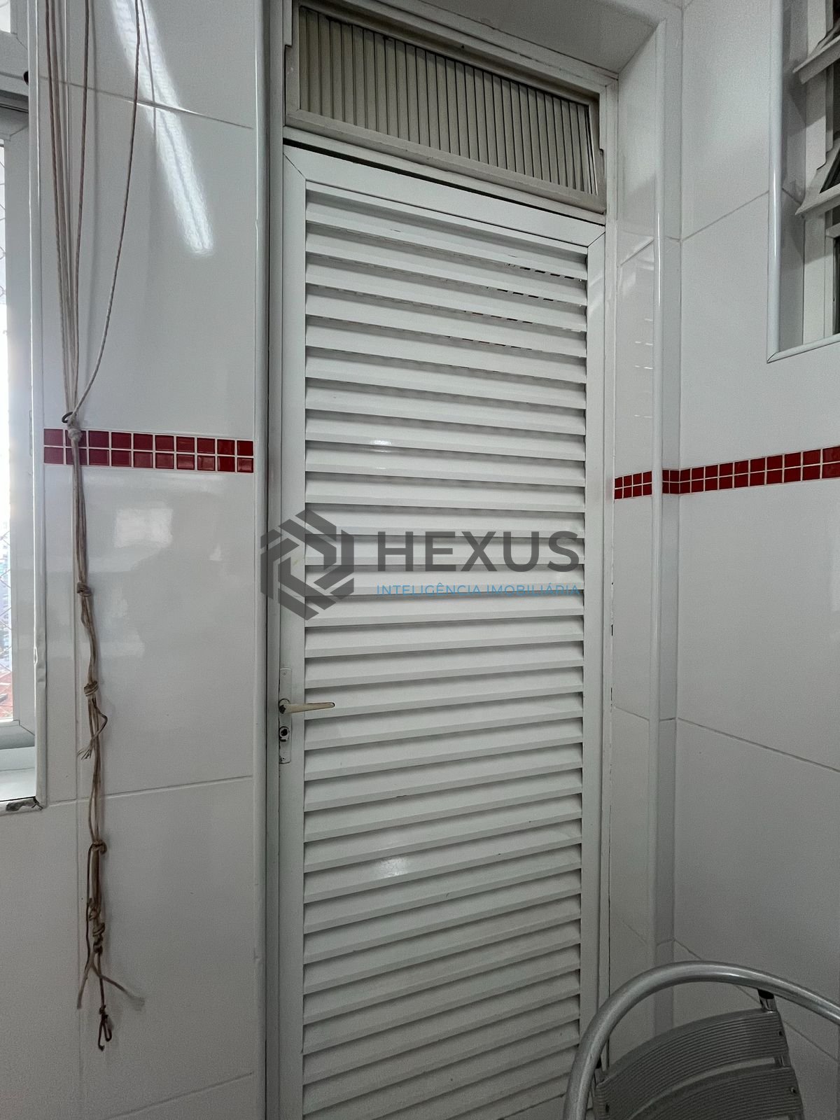 Foto 41 de Apartamento reformado frente mar com varanda vista mar nas Pitangueiras, Guarujá