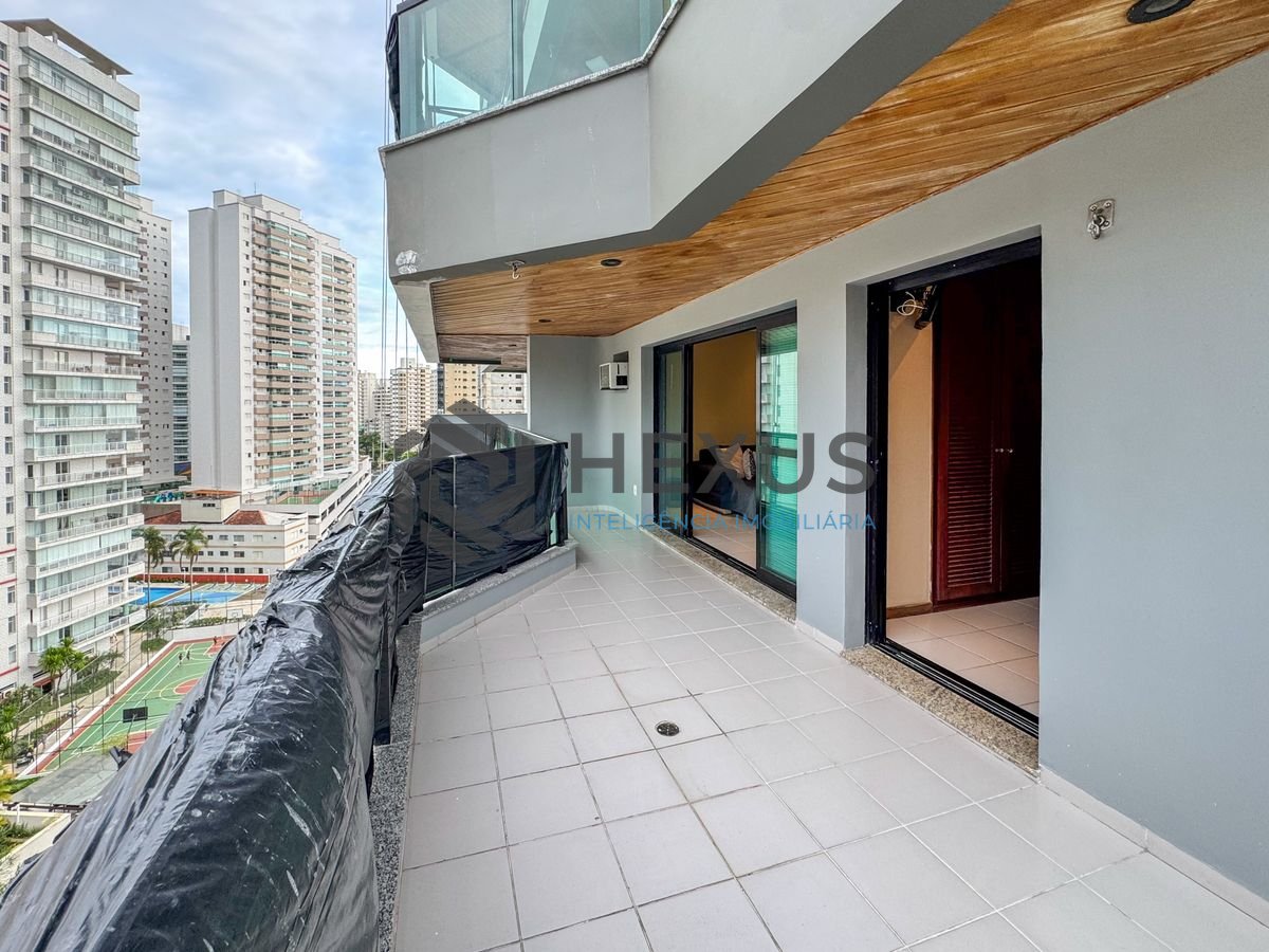 Foto 17 de Apartamento reformado com varanda e lazer no Jardim Astúrias, Guarujá