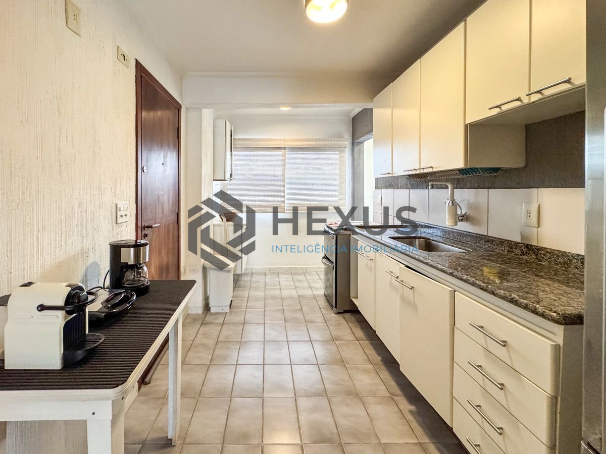 Foto 20 de Apartamento reformado com varanda e lazer no Jardim Astúrias, Guarujá