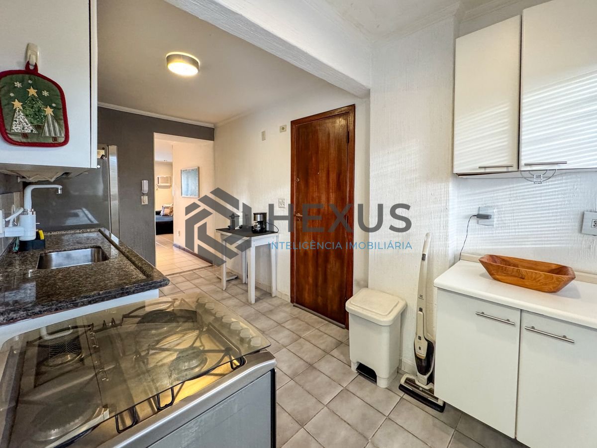 Foto 24 de Apartamento reformado com varanda e lazer no Jardim Astúrias, Guarujá