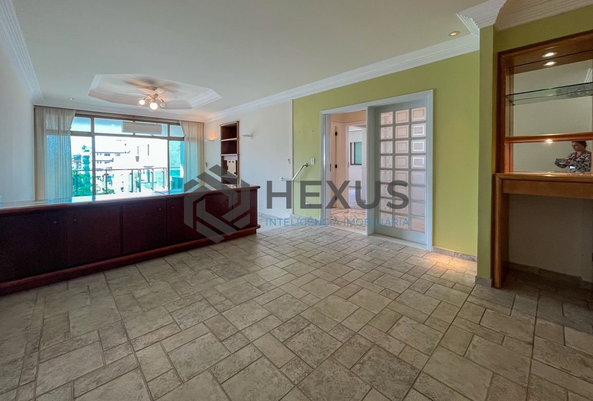 Foto 6 de Apartamento com varanda vista mar e lazer na região do Região dos Hotéis na Enseada, Guarujá