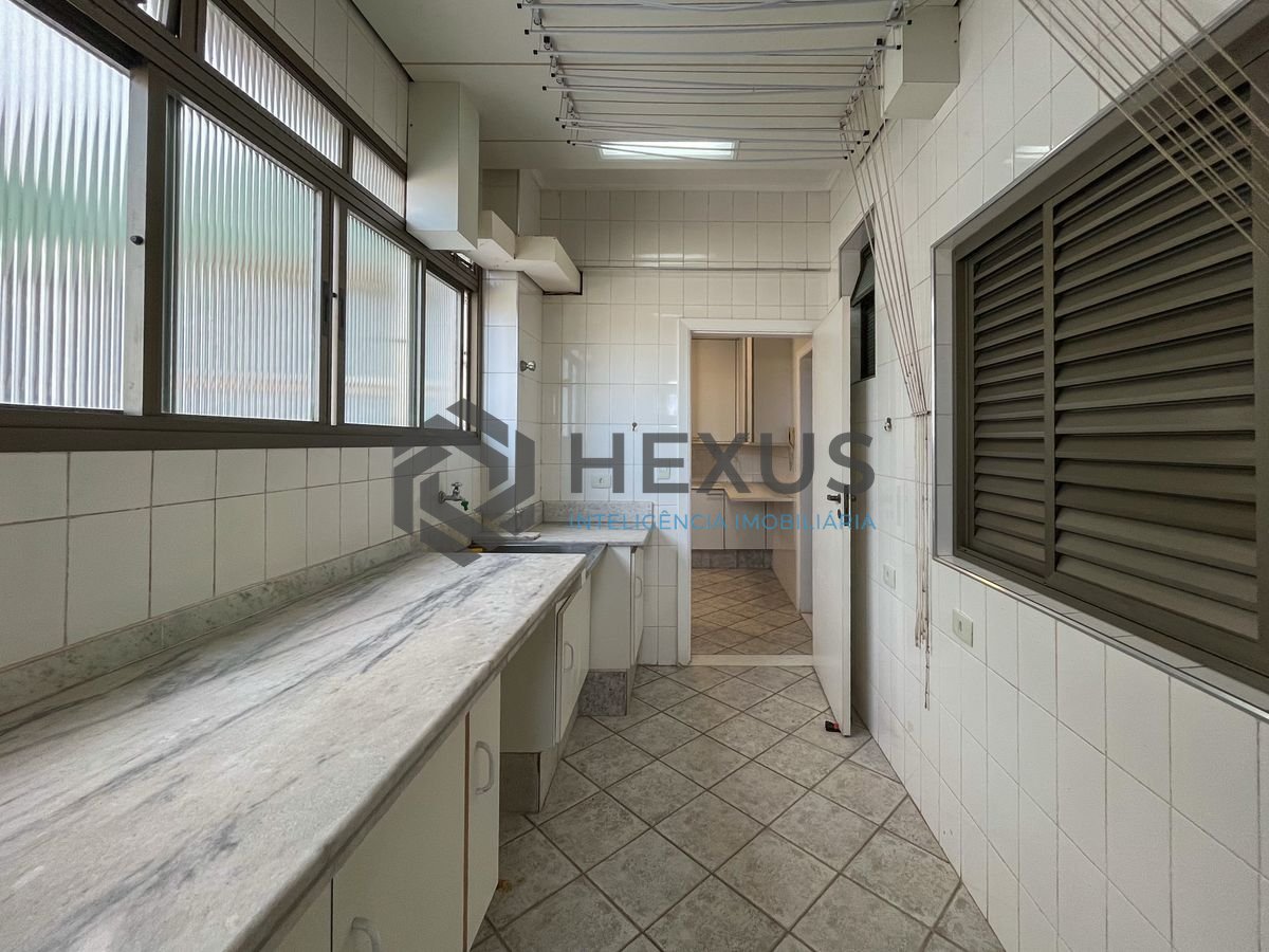 Foto 52 de Apartamento com varanda vista mar e lazer na região do Região dos Hotéis na Enseada, Guarujá