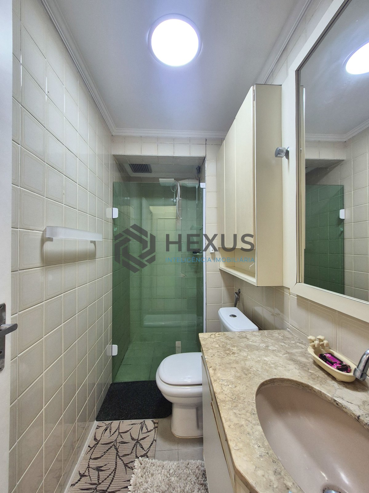 Foto 14 de Apartamento com varanda e lazer nas Pitangueiras, Guarujá