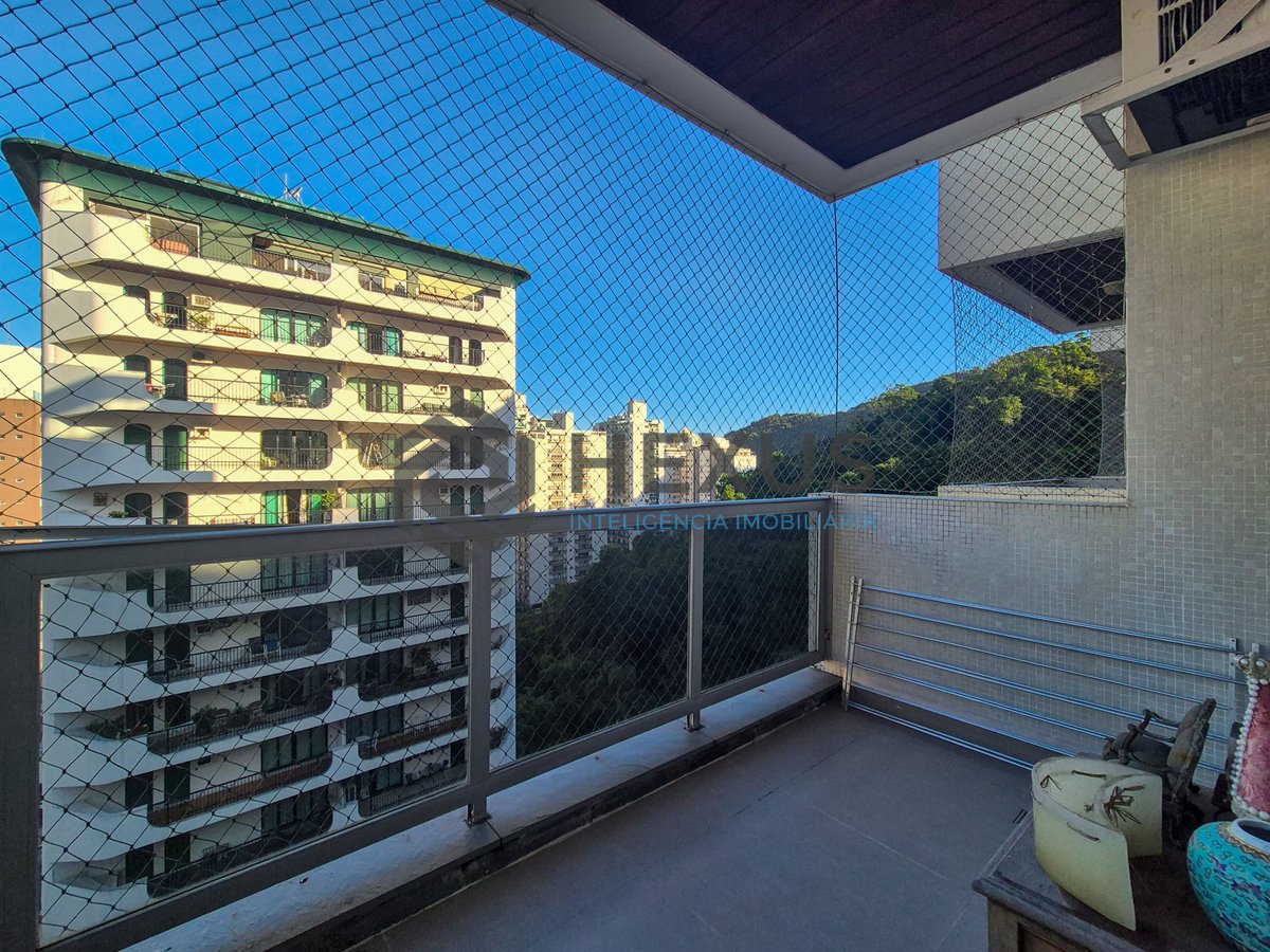 Foto 18 de Apartamento com varanda e lazer nas Pitangueiras, Guarujá