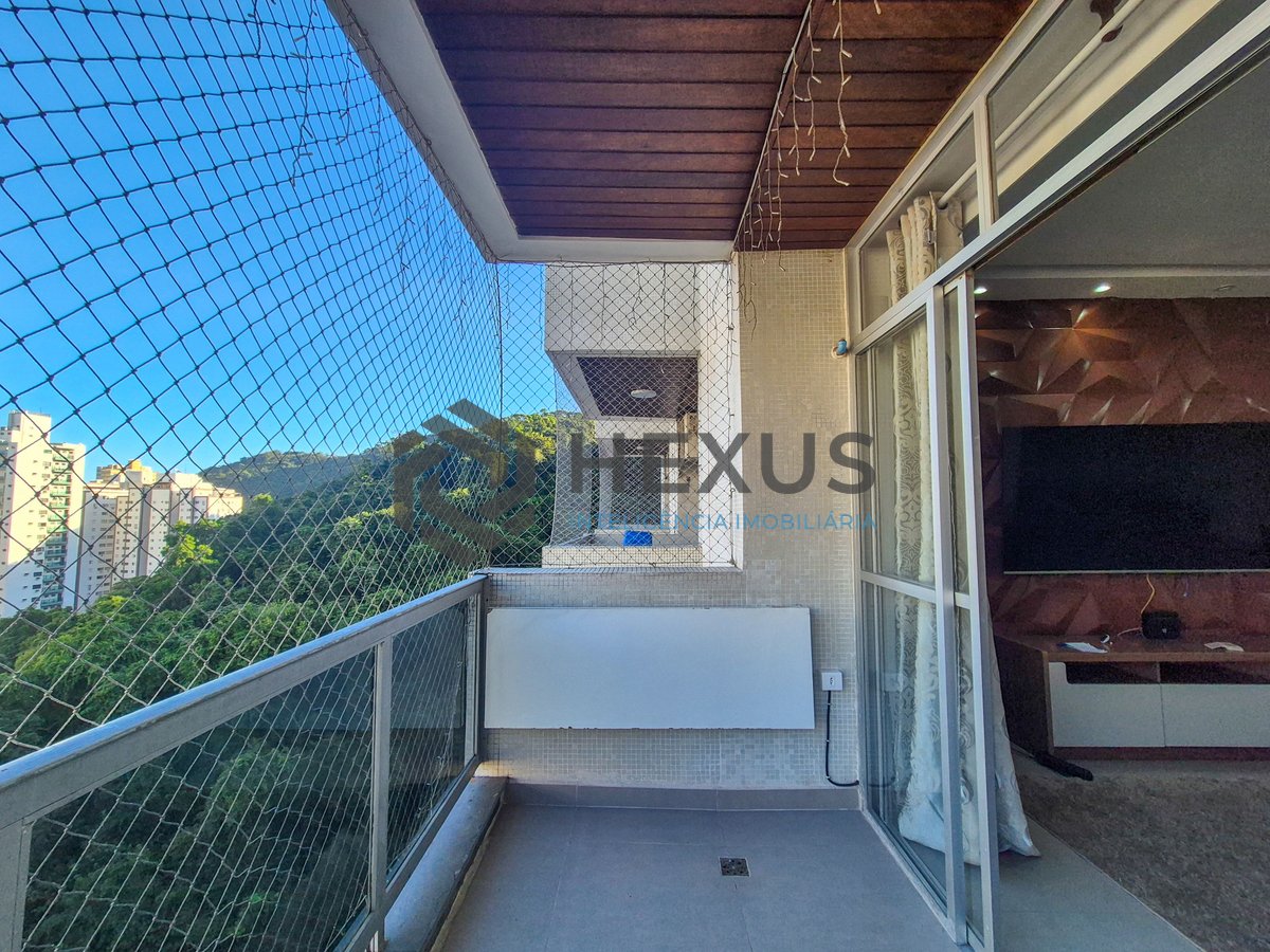 Foto 3 de Apartamento com varanda e lazer nas Pitangueiras, Guarujá