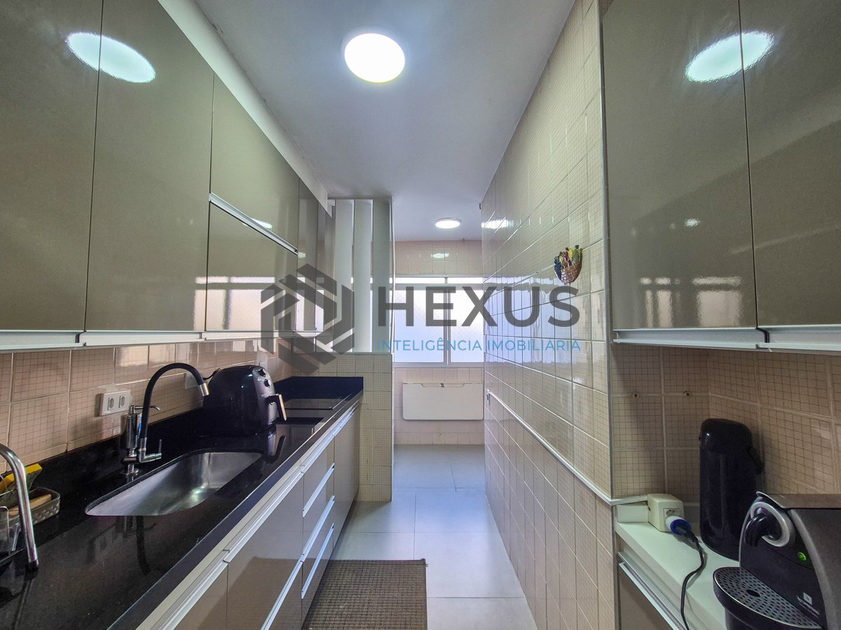 Foto 23 de Apartamento com varanda e lazer nas Pitangueiras, Guarujá