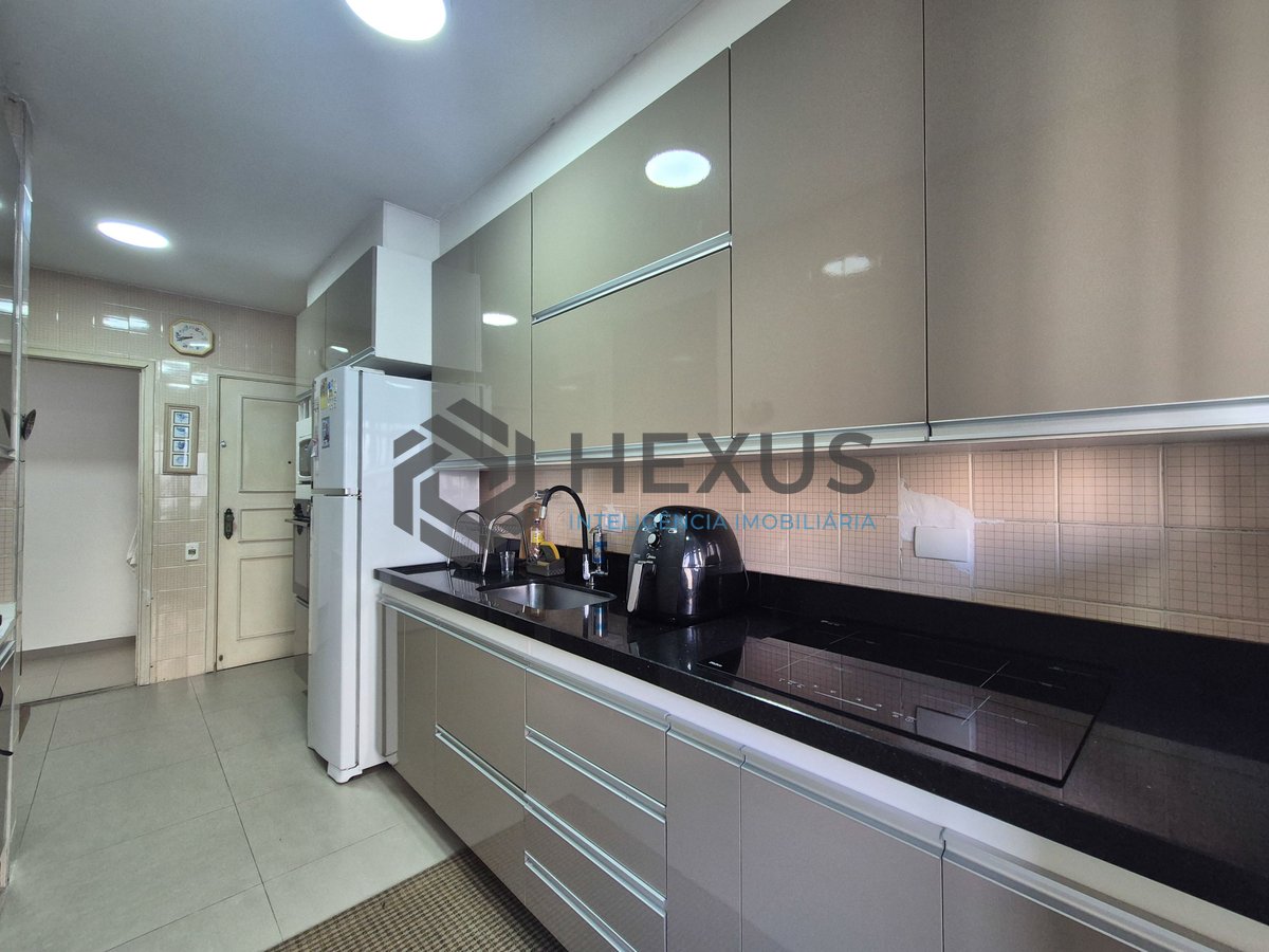 Foto 25 de Apartamento com varanda e lazer nas Pitangueiras, Guarujá