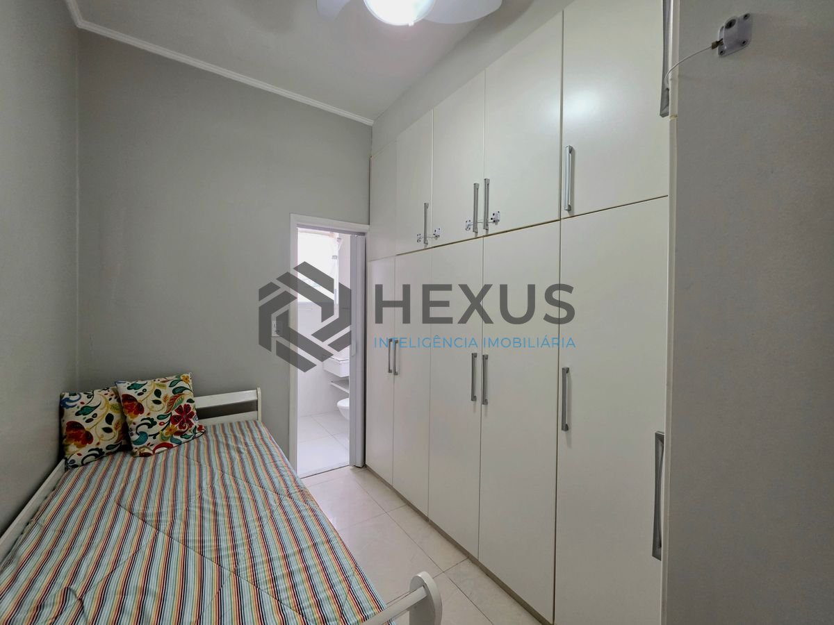 Foto 12 de Apartamento reformado com varanda vista mar a 1 quadra da praia nas Pitangueiras, Guarujá