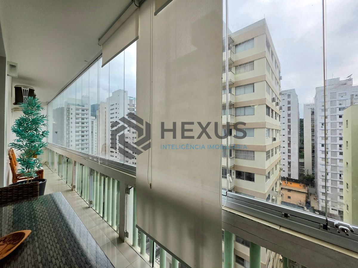 Foto 6 de Apartamento reformado com varanda vista mar a 1 quadra da praia nas Pitangueiras, Guarujá
