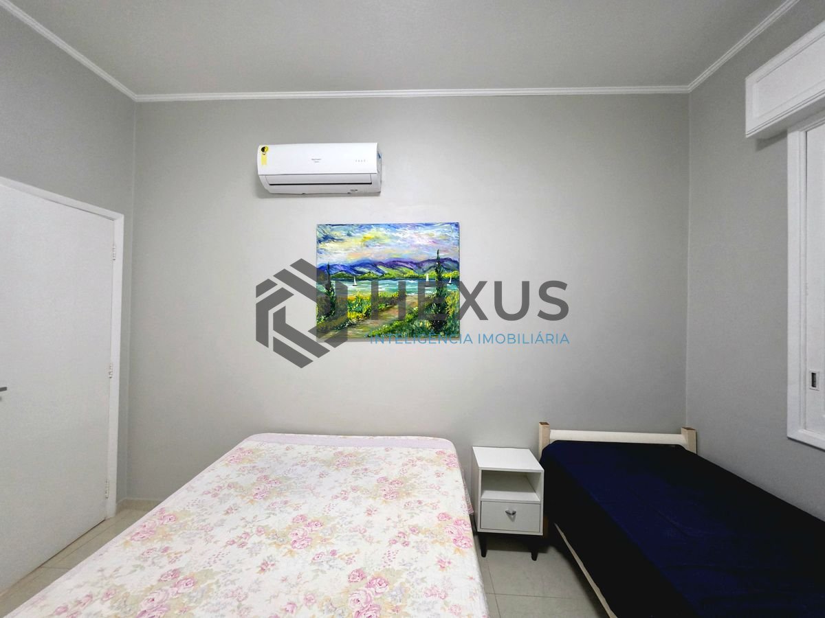 Foto 8 de Apartamento reformado com varanda vista mar a 1 quadra da praia nas Pitangueiras, Guarujá