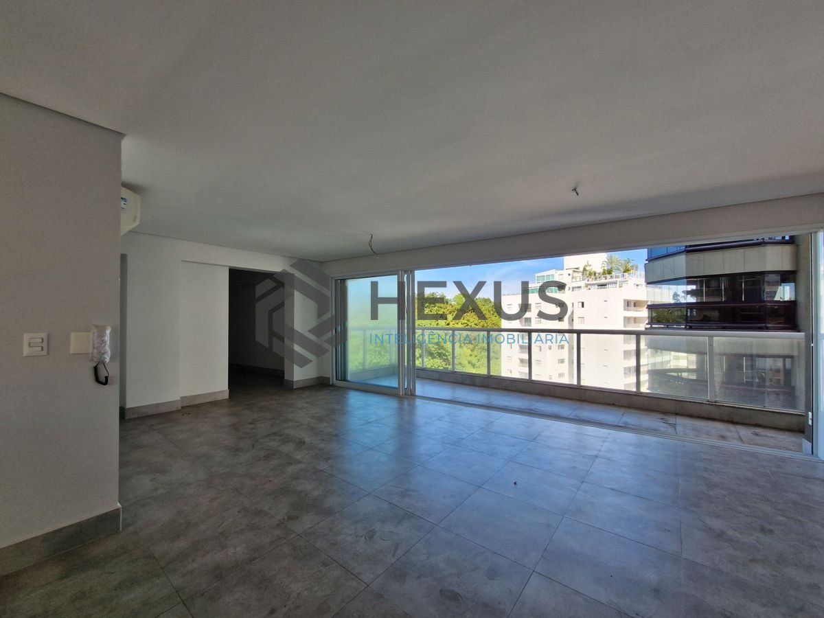 Foto 3 de Apartamento com varanda gourmet vista mar e lazer na beira mar no Jardim Astúrias, Guarujá