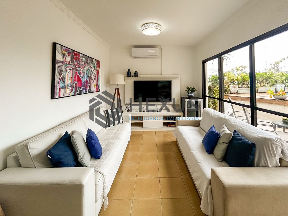 Foto 3 de Apartamento com varanda a 300m da praia na Enseada, Guarujá