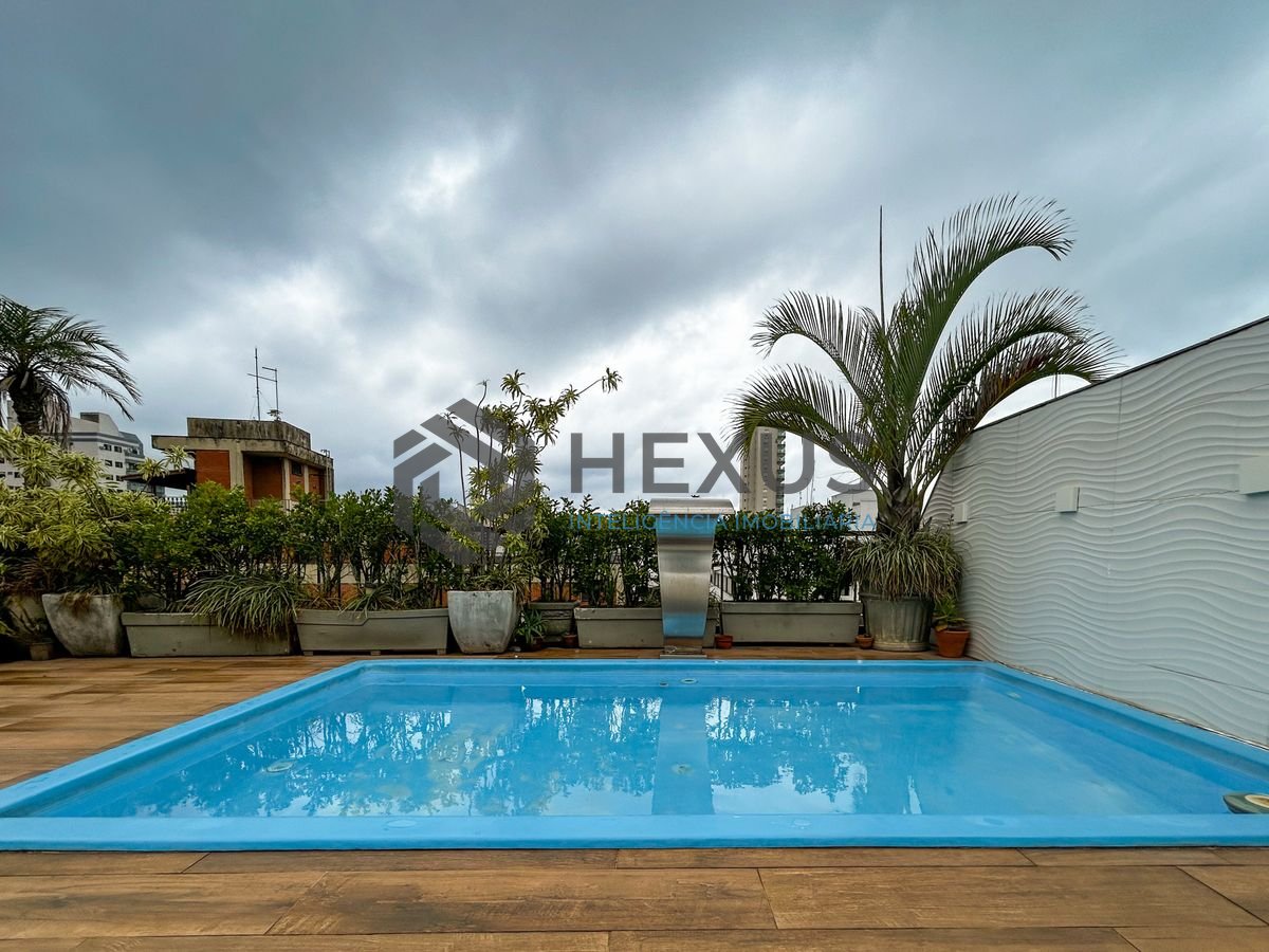 Foto 13 de Apartamento com varanda a 300m da praia na Enseada, Guarujá