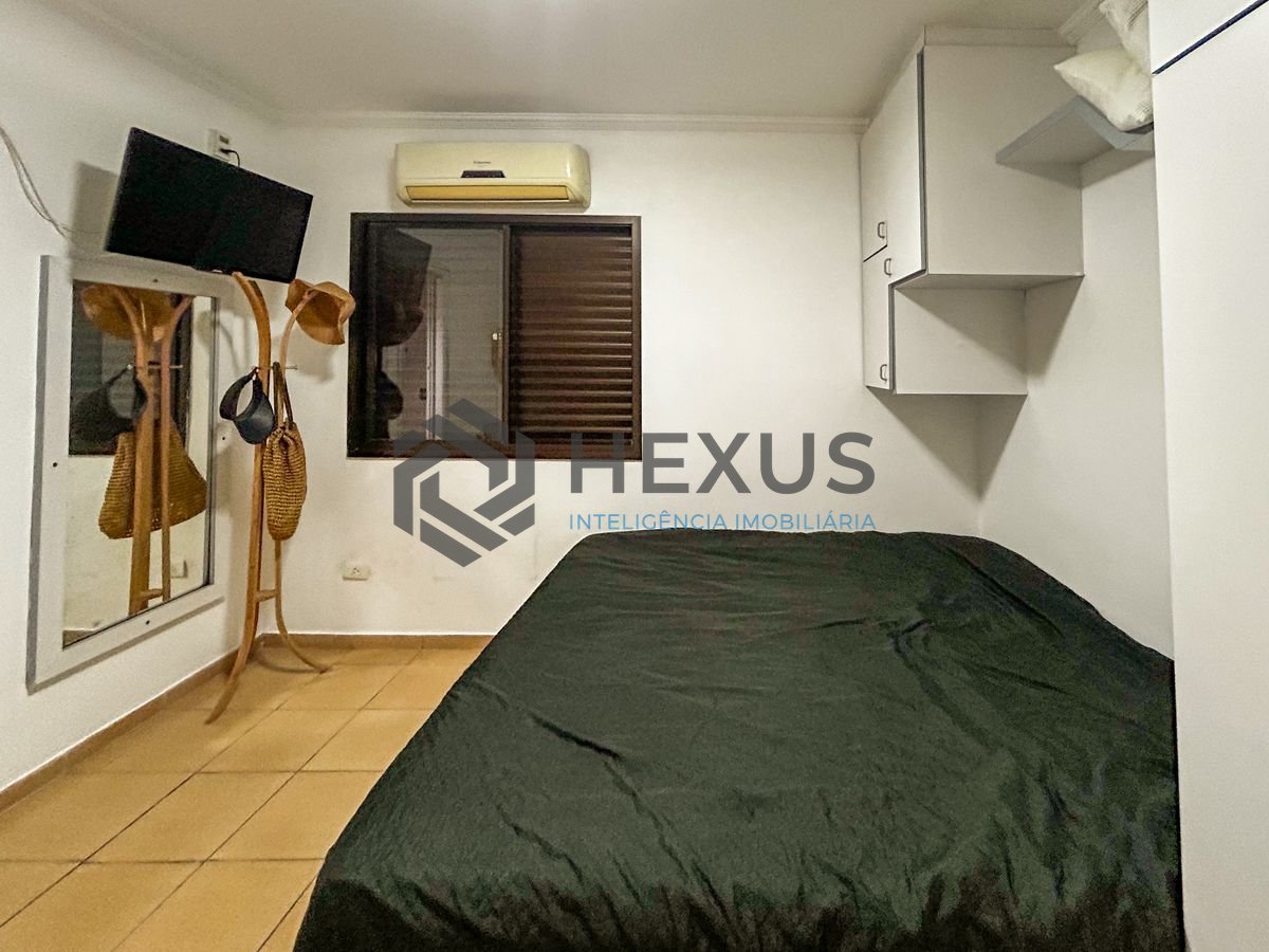 Foto 15 de Apartamento com varanda a 300m da praia na Enseada, Guarujá
