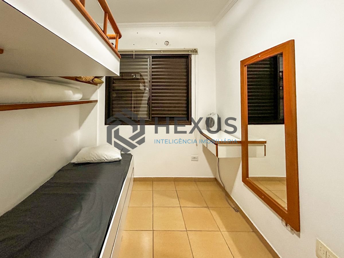 Foto 23 de Apartamento com varanda a 300m da praia na Enseada, Guarujá