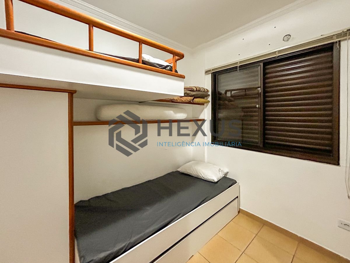 Foto 24 de Apartamento com varanda a 300m da praia na Enseada, Guarujá