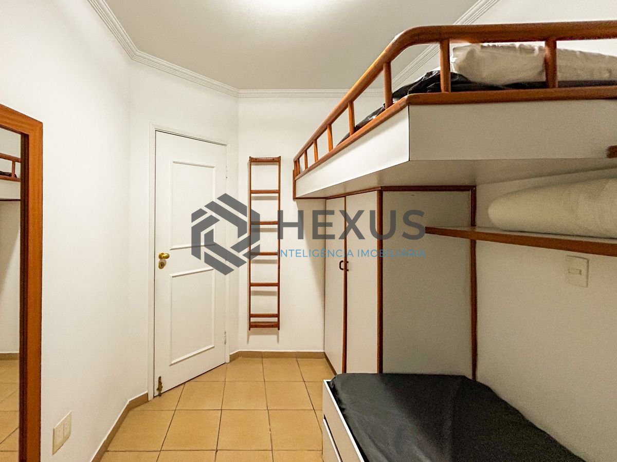 Foto 25 de Apartamento com varanda a 300m da praia na Enseada, Guarujá