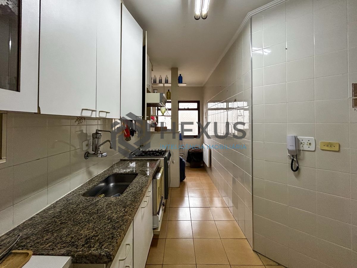 Foto 31 de Apartamento com varanda a 300m da praia na Enseada, Guarujá