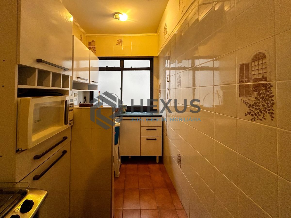 Foto 19 de Apartamento com varanda a 300m da praia na Enseada, Guarujá