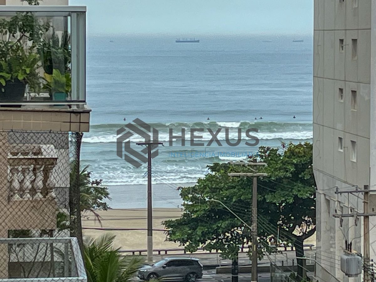 Foto 13 de Apartamento com varanda vista mar na beira mar da praia nas Pitangueiras, Guarujá