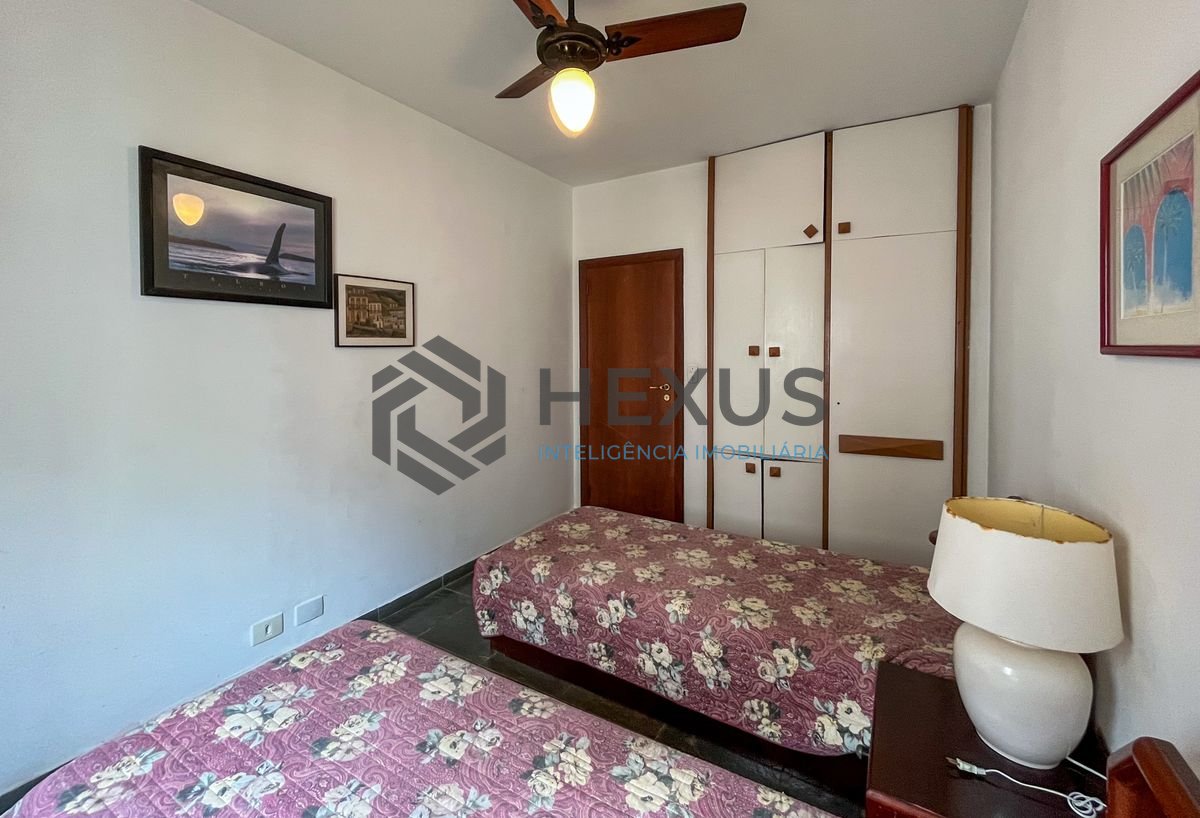 Foto 20 de Apartamento com varanda vista mar na beira mar da praia nas Pitangueiras, Guarujá