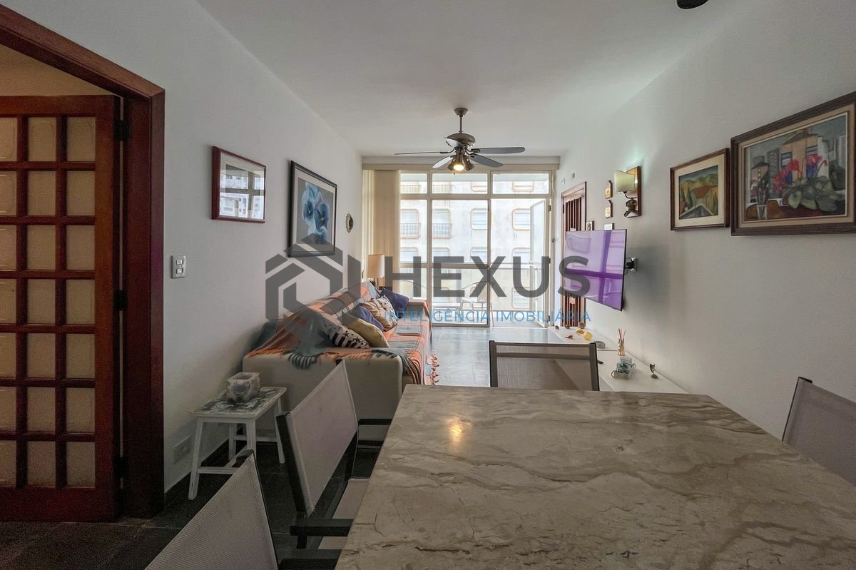 Foto 4 de Apartamento com varanda vista mar na beira mar da praia nas Pitangueiras, Guarujá