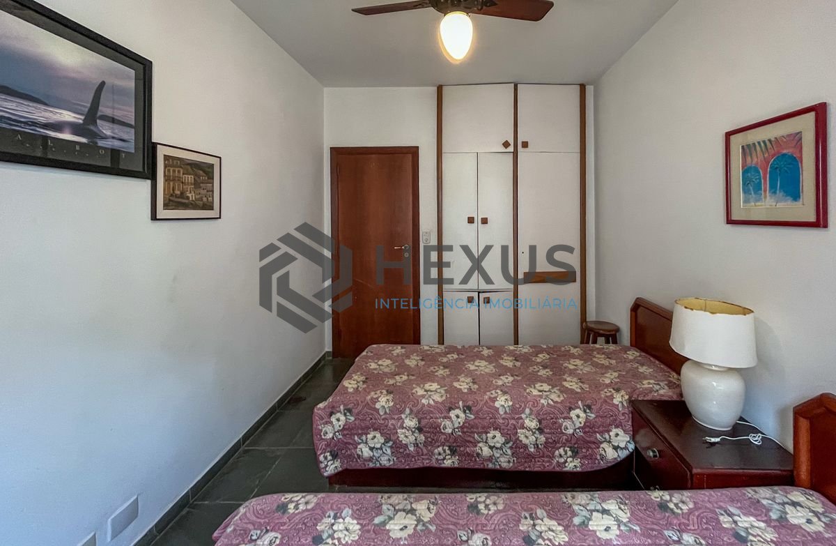 Foto 21 de Apartamento com varanda vista mar na beira mar da praia nas Pitangueiras, Guarujá