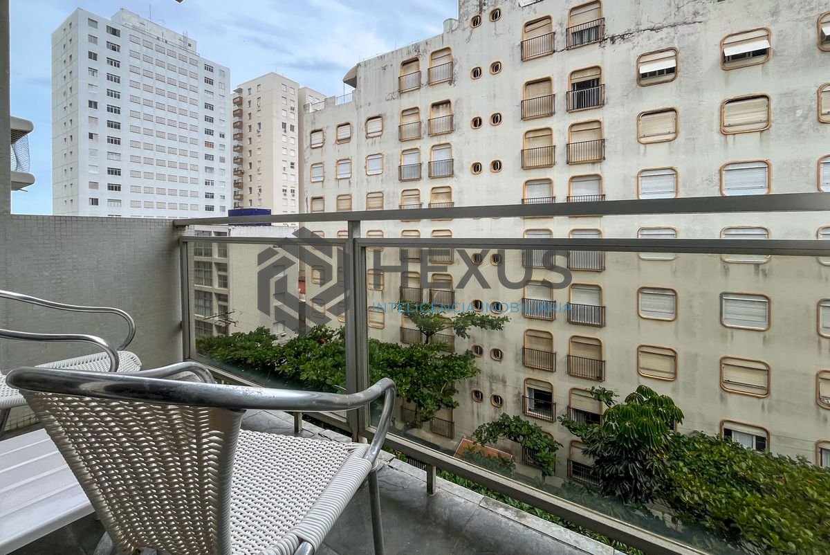 Foto 10 de Apartamento com varanda vista mar na beira mar da praia nas Pitangueiras, Guarujá