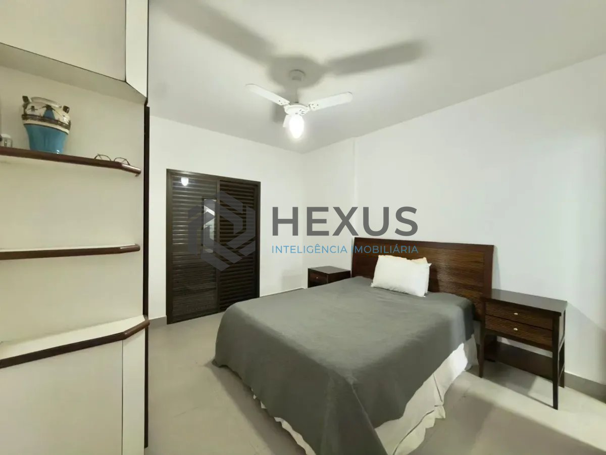 Foto 14 de Apartamento reformado com varanda vista mar e lazer a 300m da praia na Enseada, Guarujá