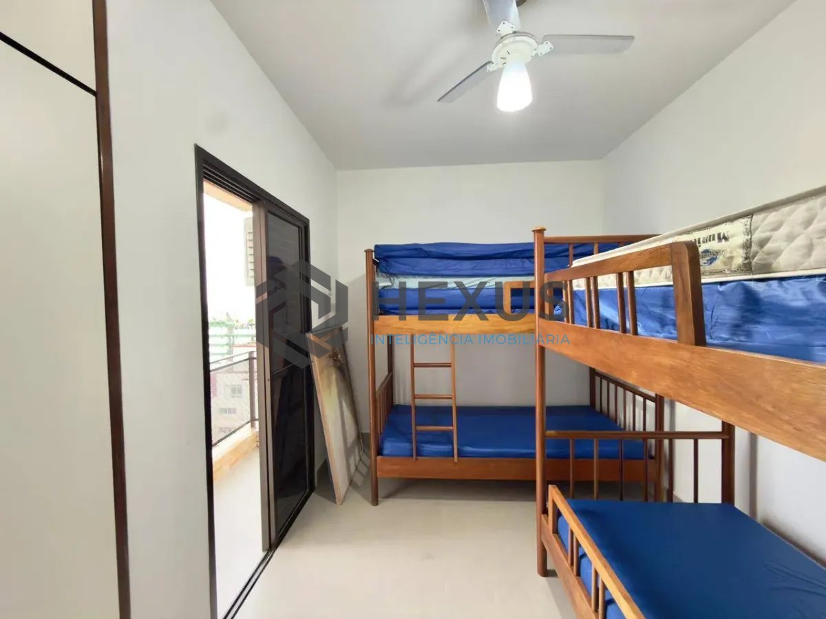 Foto 18 de Apartamento reformado com varanda vista mar e lazer a 300m da praia na Enseada, Guarujá