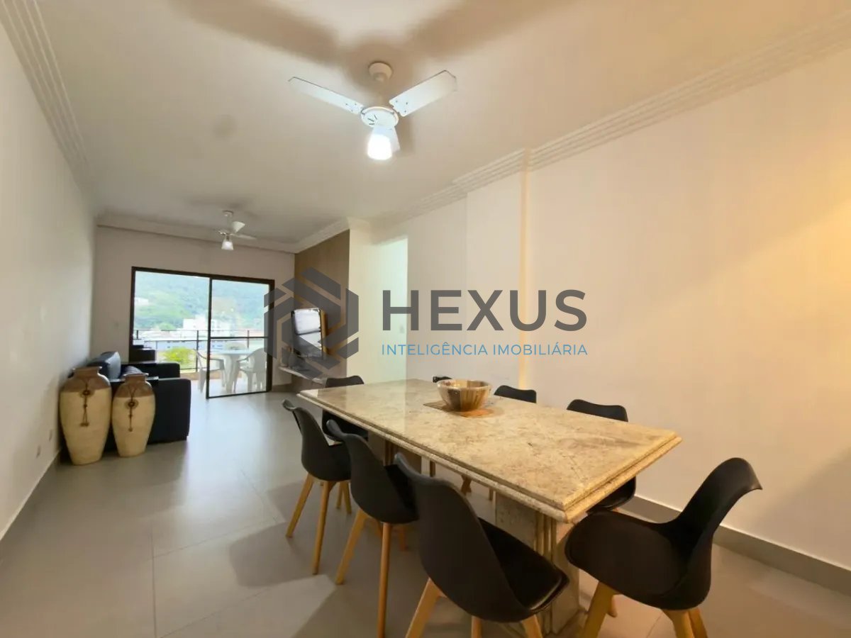 Foto 5 de Apartamento reformado com varanda vista mar e lazer a 300m da praia na Enseada, Guarujá