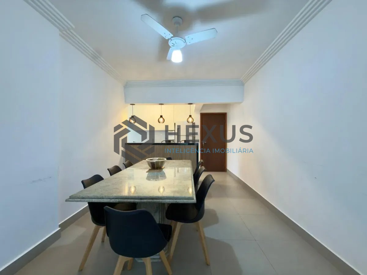Foto 6 de Apartamento reformado com varanda vista mar e lazer a 300m da praia na Enseada, Guarujá