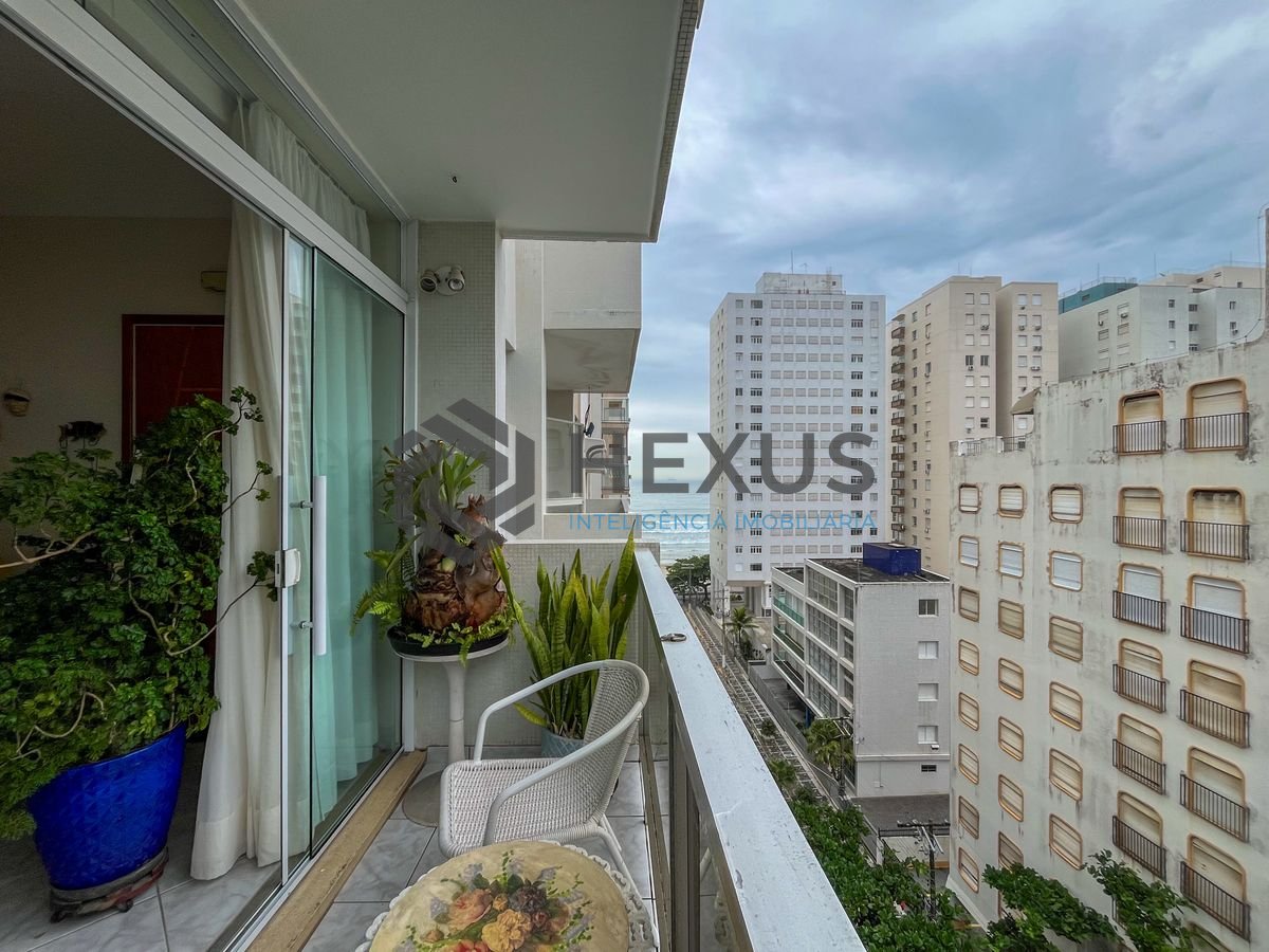 Foto 12 de Apartamento com varanda vista mar na beira mar nas Pitangueiras, Guarujá