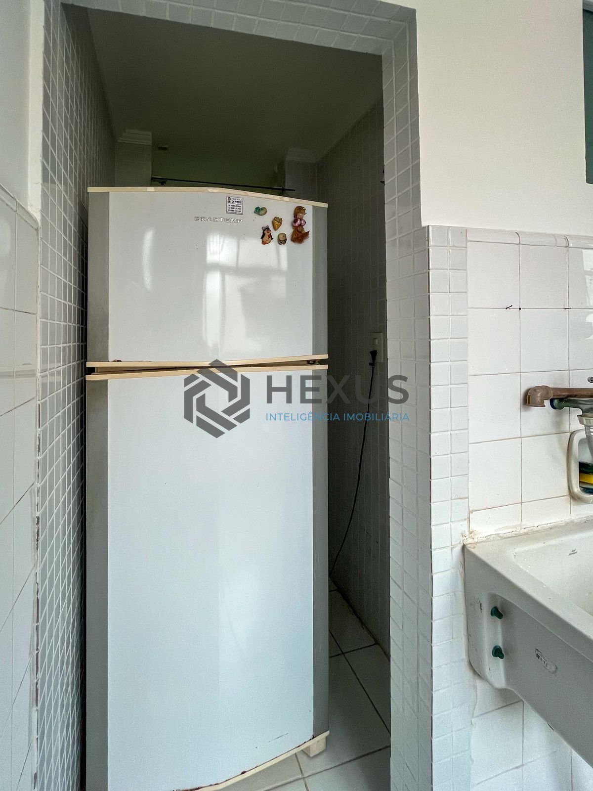 Foto 30 de Apartamento com varanda vista mar na beira mar nas Pitangueiras, Guarujá