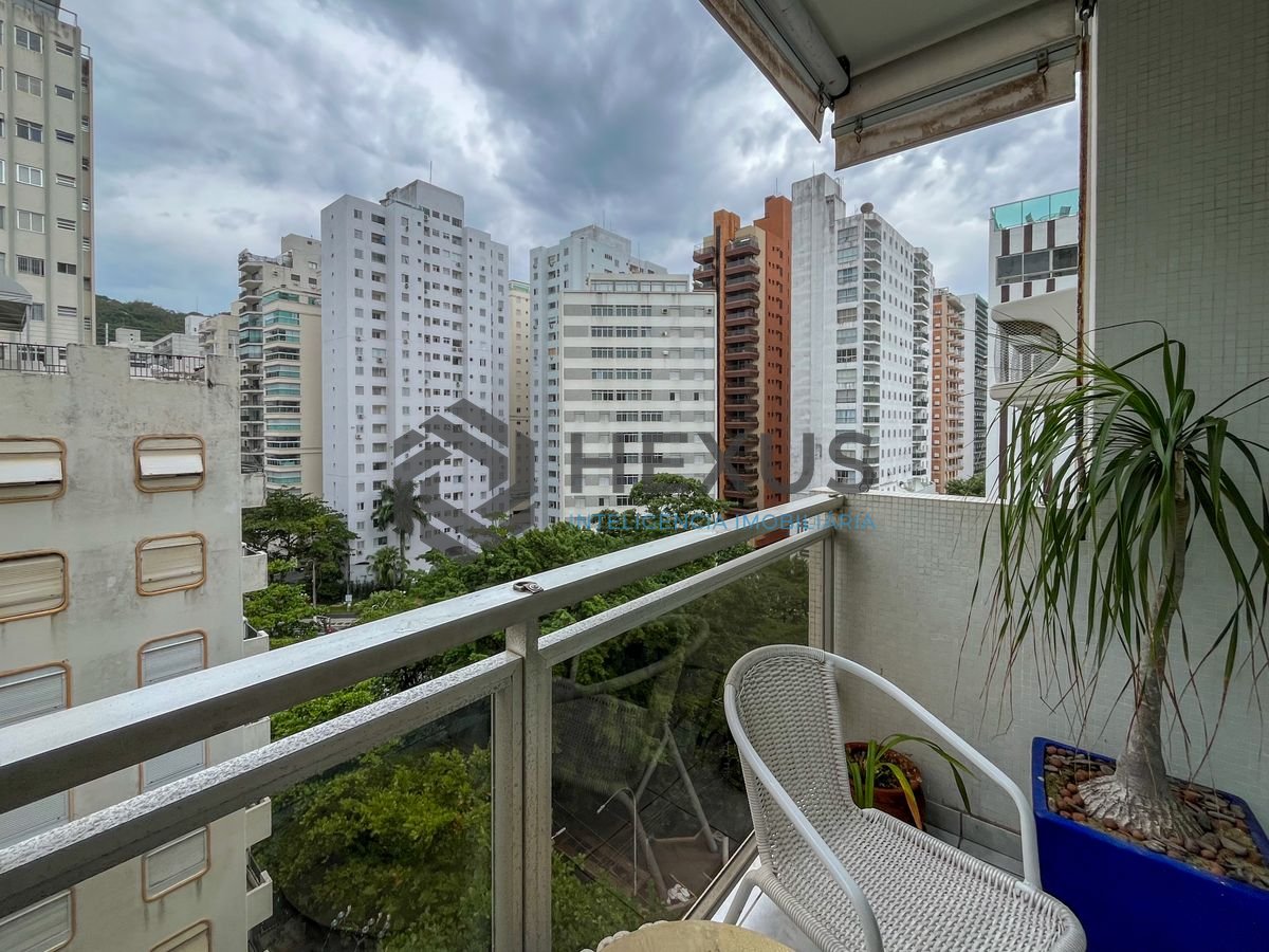 Foto 10 de Apartamento com varanda vista mar na beira mar nas Pitangueiras, Guarujá