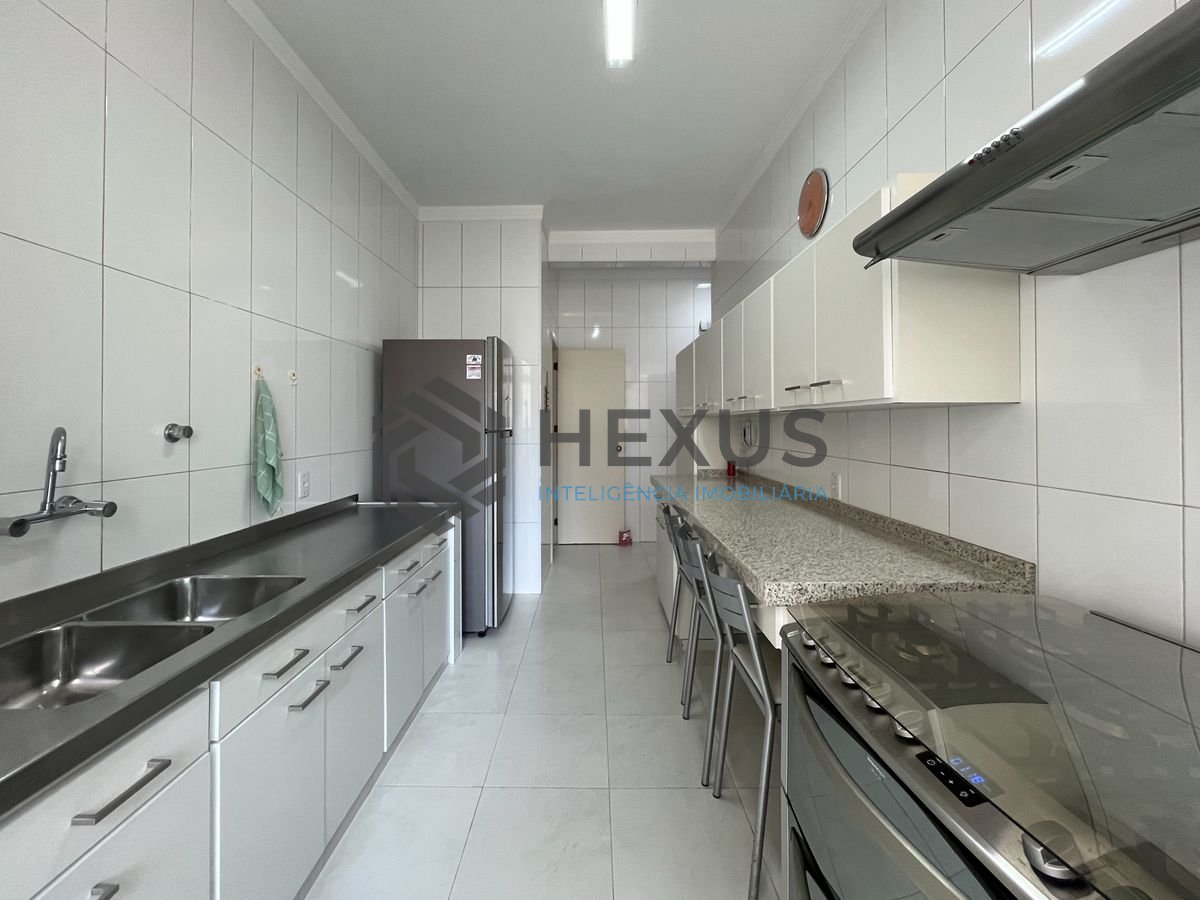 Foto 35 de Apartamento reformado frente mar com varanda vista mar nas Pitangueiras, Guarujá