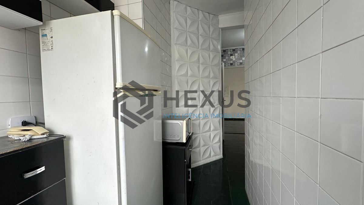 Foto 12 de Apartamento com varanda a 850m da praia na região do Tortugas na Enseada, Guarujá