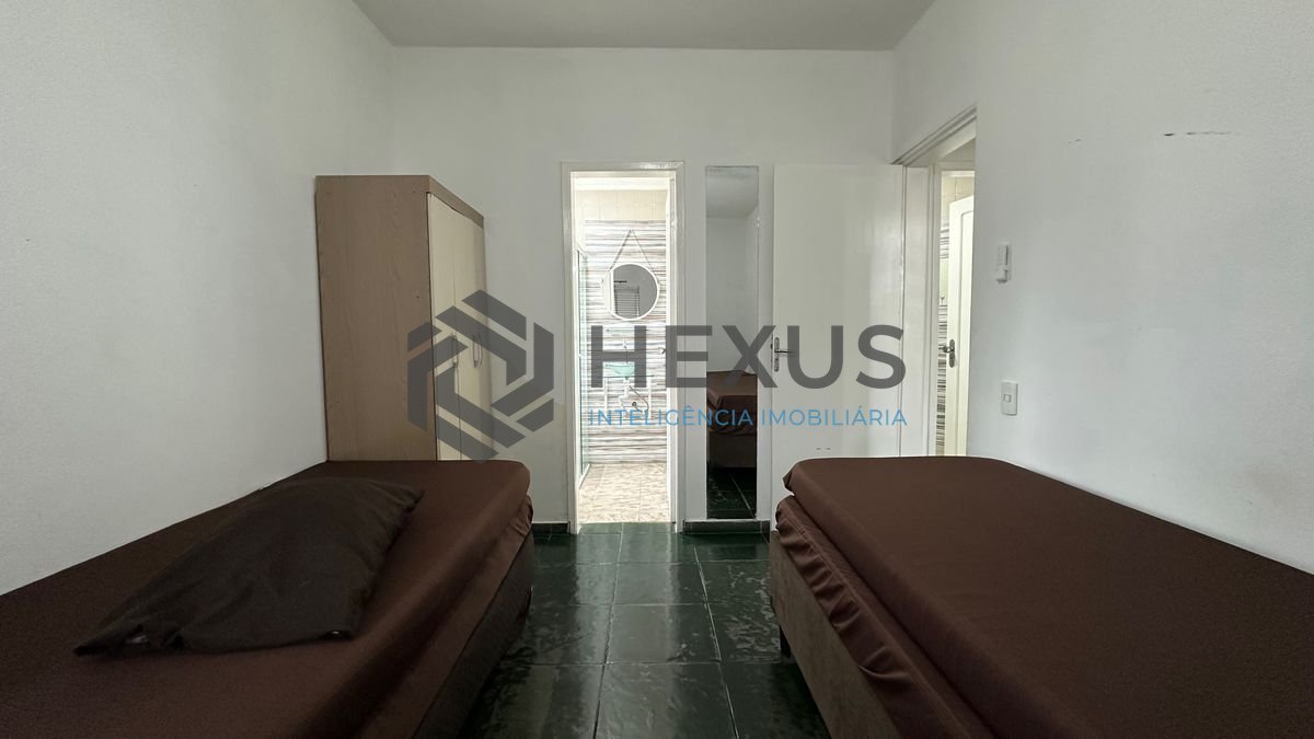 Foto 18 de Apartamento com varanda a 850m da praia na região do Tortugas na Enseada, Guarujá