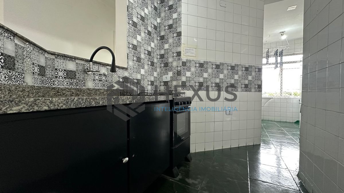 Foto 7 de Apartamento com varanda a 850m da praia na região do Tortugas na Enseada, Guarujá