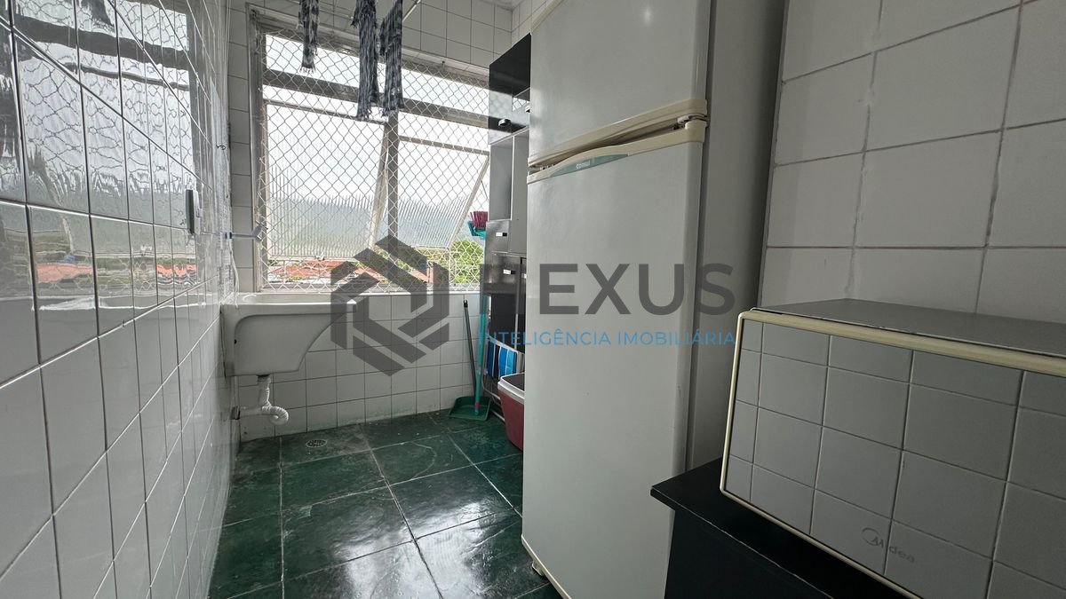 Foto 10 de Apartamento com varanda a 850m da praia na região do Tortugas na Enseada, Guarujá