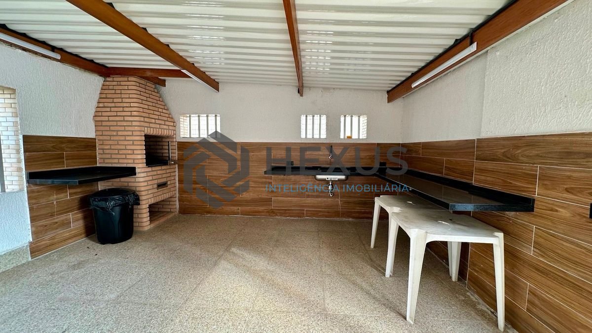 Foto 17 de Apartamento reformado e lazer a 600m da praia na região da Brunella na Enseada, Guarujá