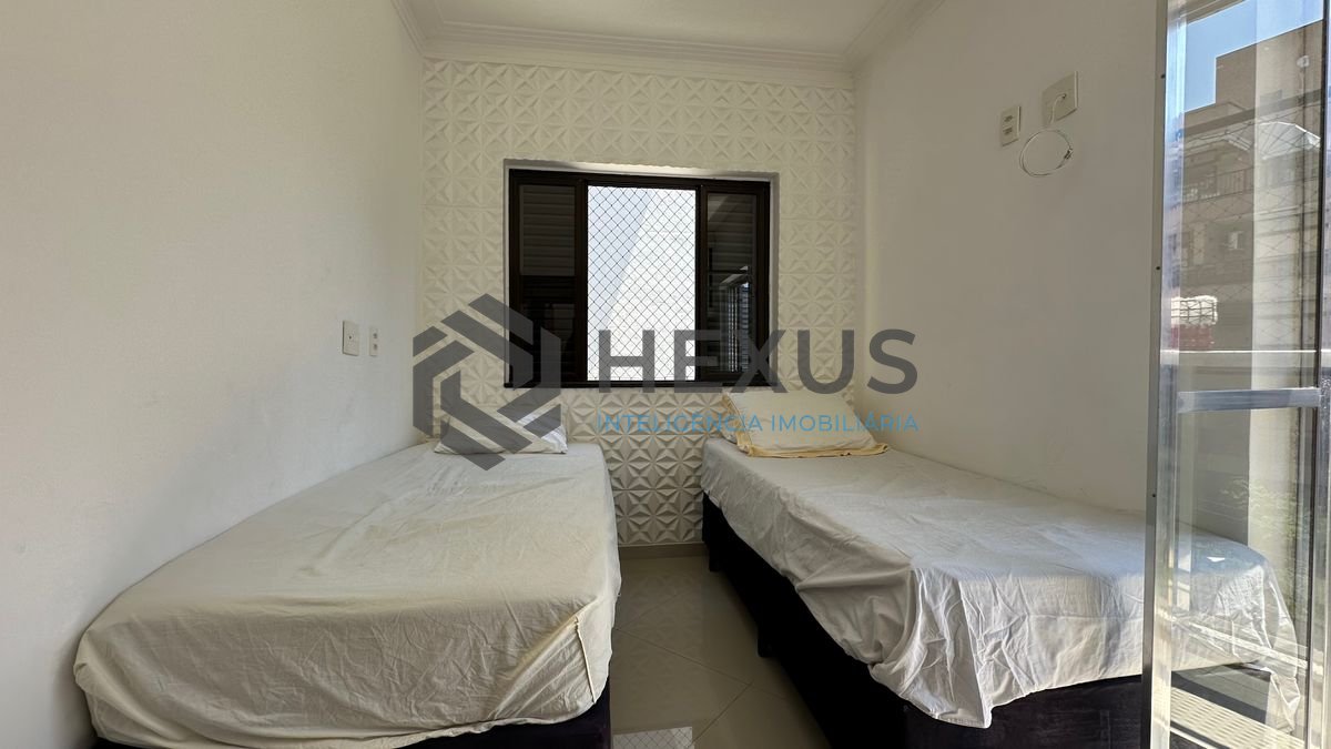 Foto 7 de Apartamento reformado e lazer a 600m da praia na região da Brunella na Enseada, Guarujá